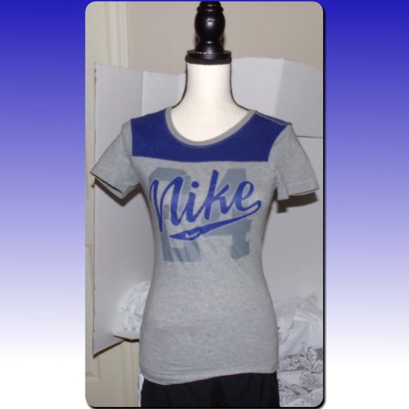 BOGO!! Nike T-Shirt  {L19} - Picture 2 of 3